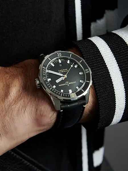 Ulysse Nardin Diver 42mm Stainless Steel Black Leather Men’s Watch