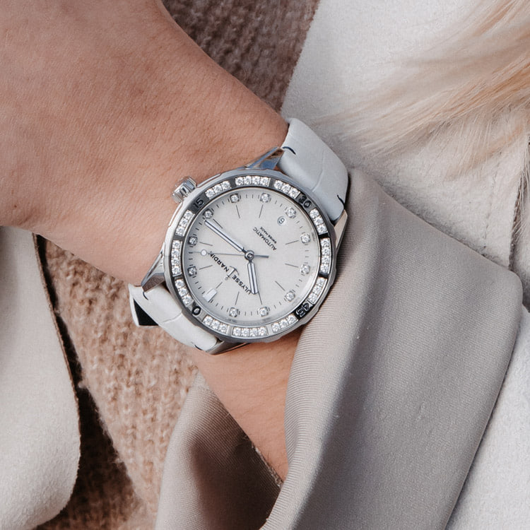 Ulysse Nardin Lady Diver Mother-of-Pearl Diamond White Rubber Watch