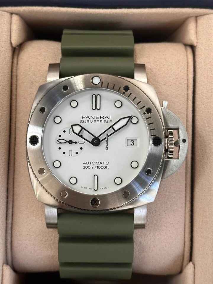 Panerai Submersible QuarantaQuattro 44mm Automatic Steel Mens Watch